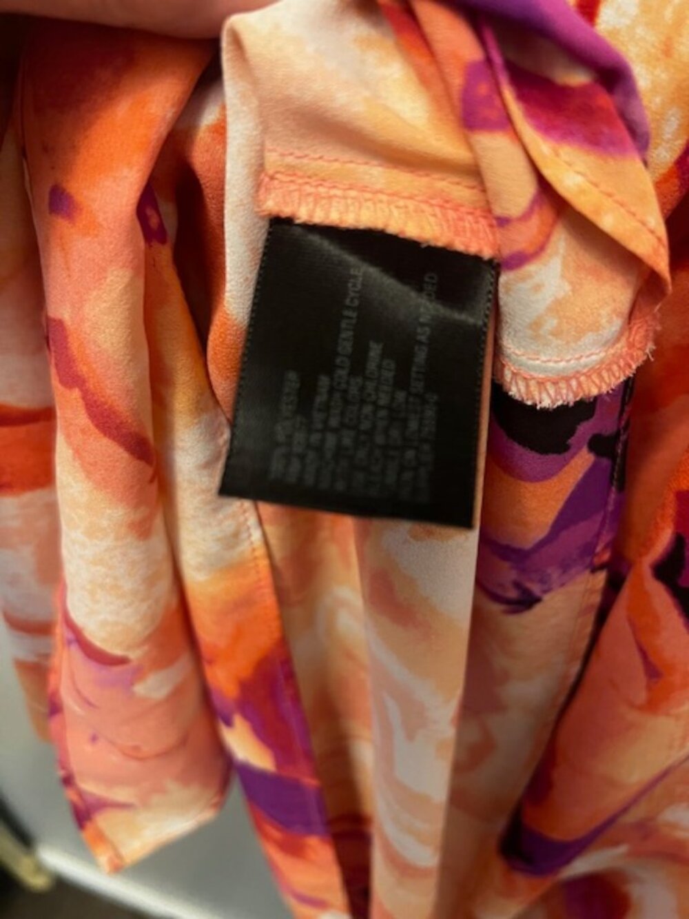 Women's Worthington Sleeveless Blouse, Multi Color, Size XL, Flowy, Ex Cond! - Picture 4 of 4